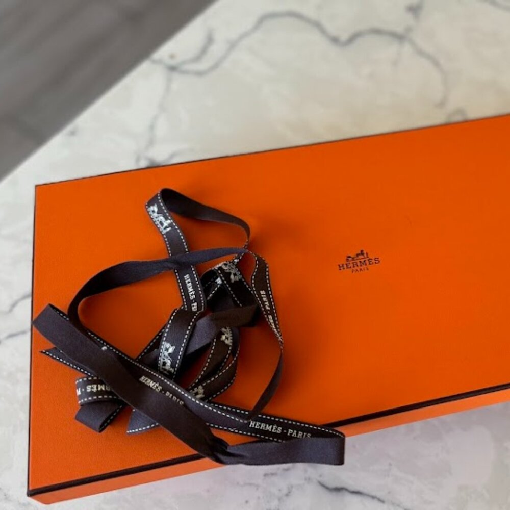 Classic Hermes Orange Box with ribbon